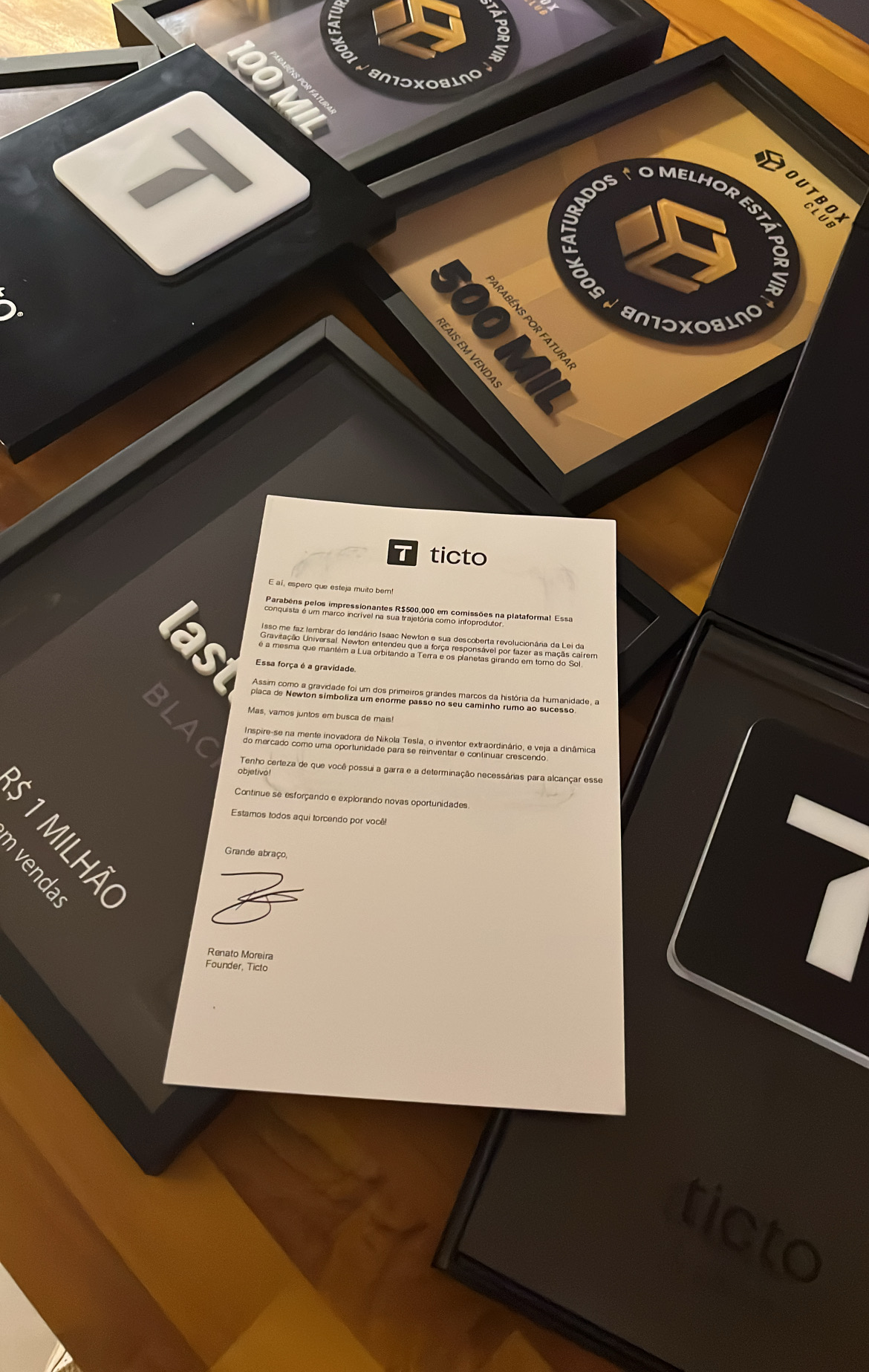 Placas de faturamento premiadas pela Ticto